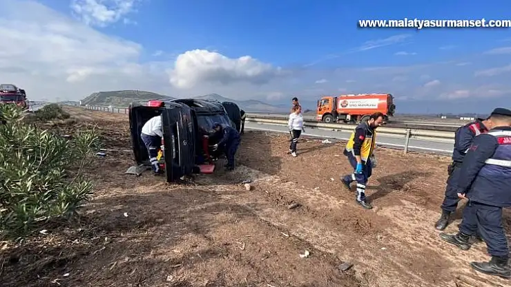 Gaziantep'te minibüs yoldan çıktı: 1 ölü, 10 yaralı