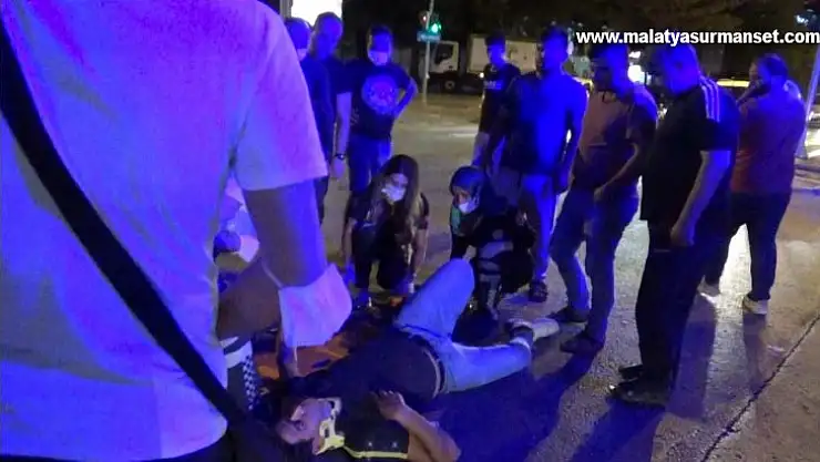 Gaziantep'te motosiklet ile otomobil çarpıştı: 2 yaralı