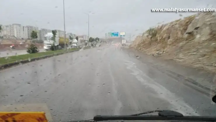 Gaziantep'te sağanak etkili oldu