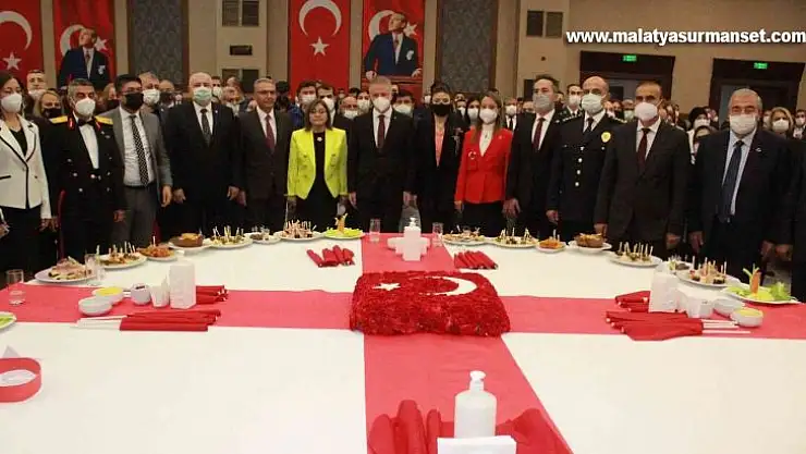 Gaziantepliler Cumhuriyet balosunda buluştu