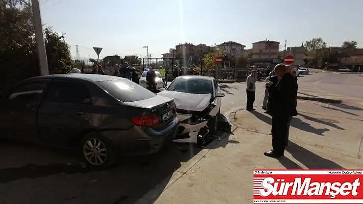 Gebze'de otomobiller çarpıştı 4 yaralı