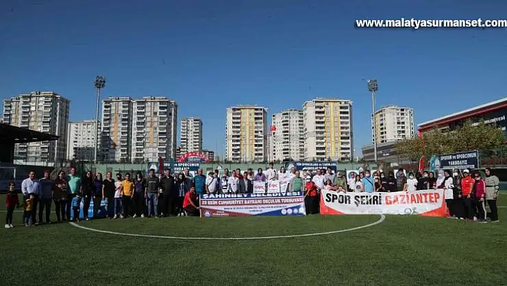 Geleceğin okçuları 29 Ekim Kupası'nda yarıştı