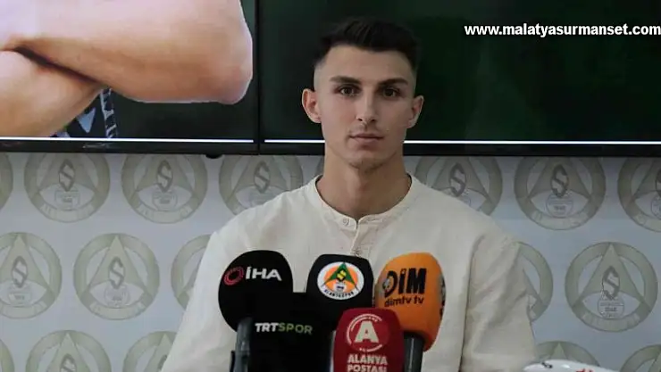 Genç oyuncu Mert Yusuf, 5 yıllığına Alanyaspor'da