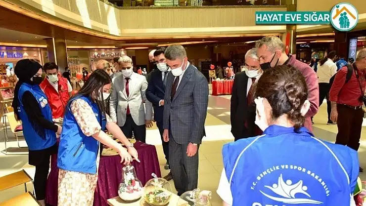 Gençler emeklerini sergiledi