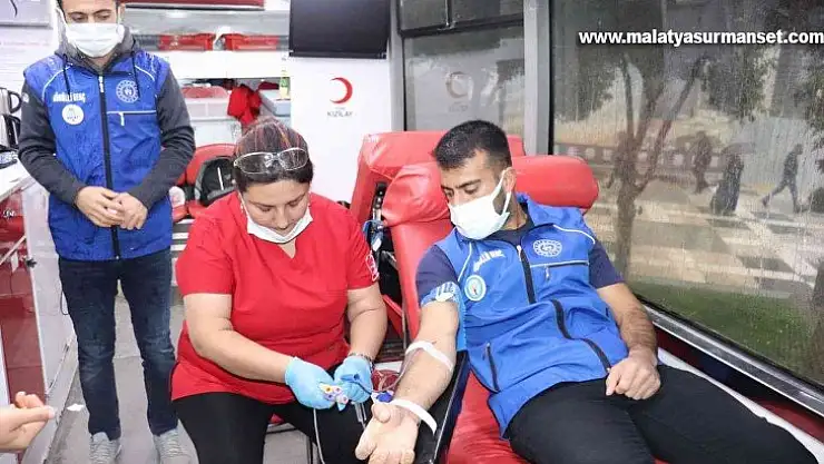 Gençlerden örnek hareket