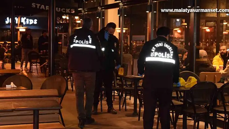 Gençlerin 'kız' kavgası kanlı bitti: 3 yaralı