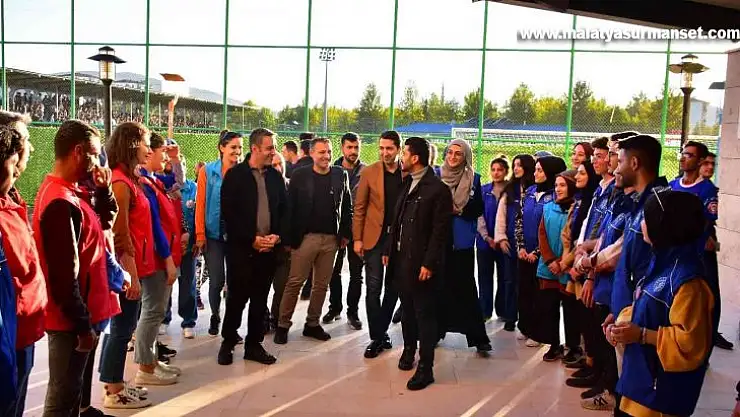Gençlik Hizmetleri Genel Müdürü Topoğlu Elazığ'da gençlerle buluştu