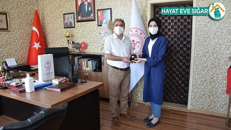 Gençlik ve Spor İl Müdüründen ödülünü aldı