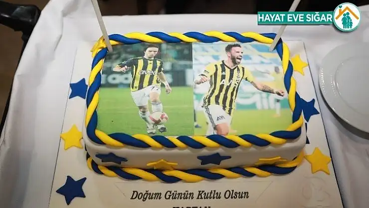 Gökhan Gönül'e sürpriz doğum günü kutlaması