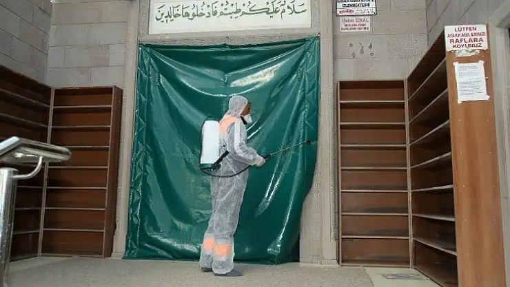Gölbaşı'da camiler dezenfekte edildi