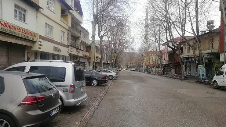 Gölbaşı ilçesinde cadde ve sokaklar boşaldı
