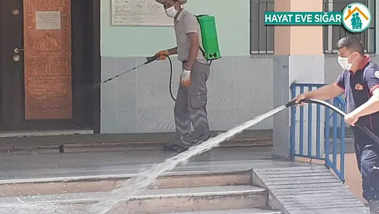 Gölbaşı ilçesinde camiler dezenfekte edildi