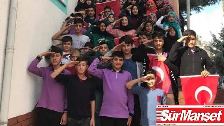 Gölbaşı'nda öğrencilerden Mehmetçiğe destek