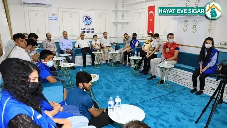 Güder, gençlerle buluştu