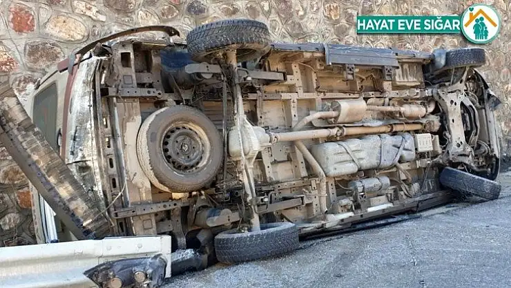 Gümüşhane'de ambulans kaza yaptı: 2 sağlıkçı yaralandı