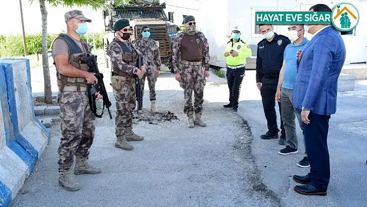 Gürkan, güvenlik güçleriyle bayramlaştı
