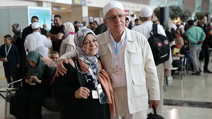 Hacı adayları dualarla kutsal topraklara uğurlandı