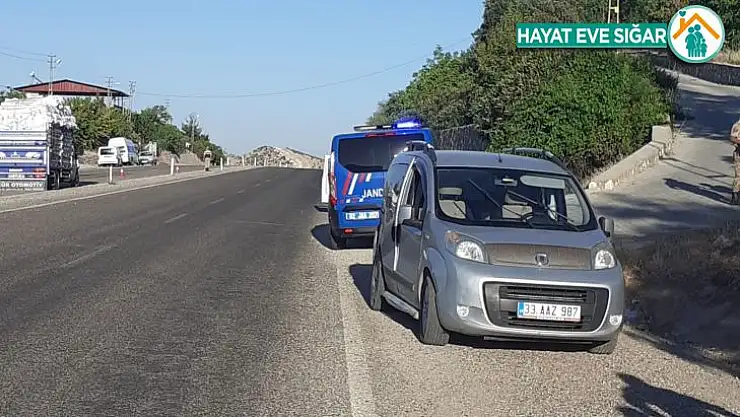 Hafif ticari araç ile kamyonet çarpıştı: 3 yaralı