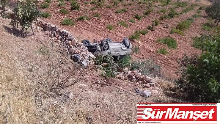 Hafif ticari araç tarlaya uçtu: 1 yaralı