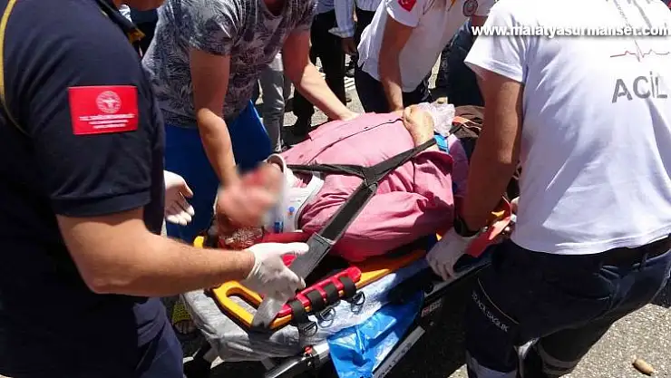 Hafif ticari aracın çarptığı yaya ağır yaralandı