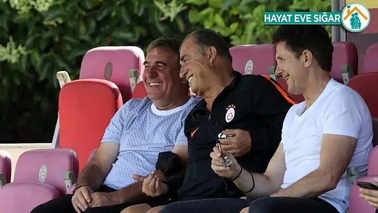 Hagi ve Popescu'dan Galatasaray'a ziyaret