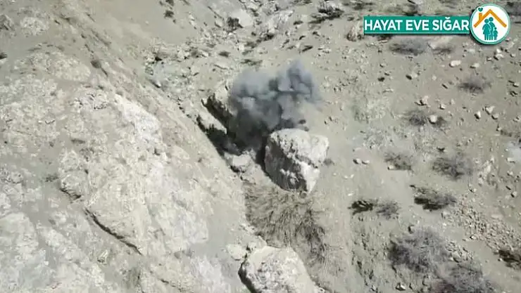 Hakkari'de 11 timle düzenlenen operasyonda mühimmat ele geçirildi