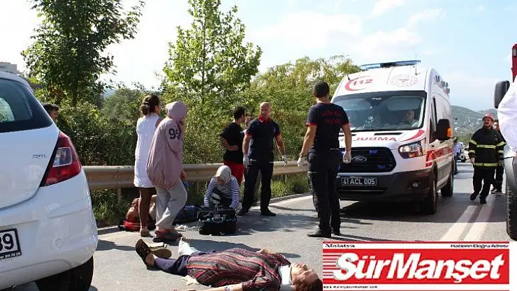 Halk otobusü ile çarpışan otomobilin motoru 50 metre sürüklendi: 1'i ağır 4 yaralı