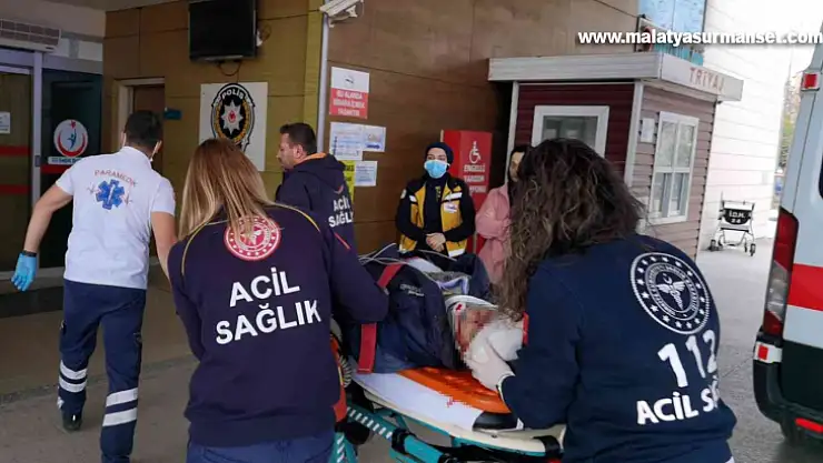 Halk otobüsüyle kafa kafaya çarpışan motosikletin sürücüsü ağır yaralandı