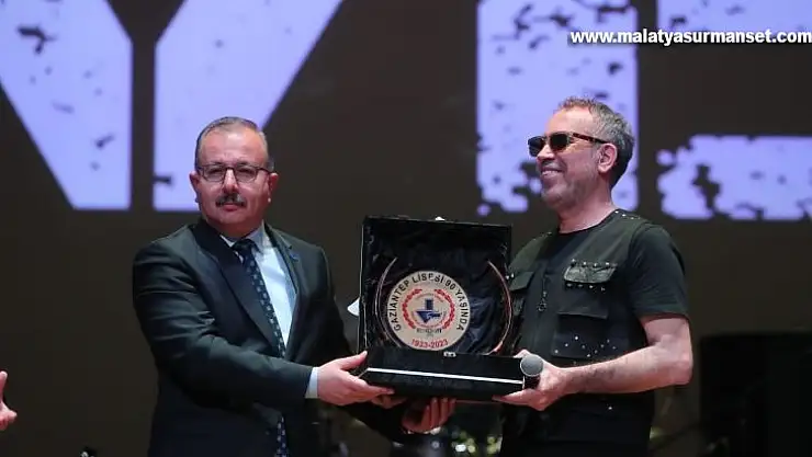 Haluk Levent Gaziantep'te ücretsiz sahne aldı