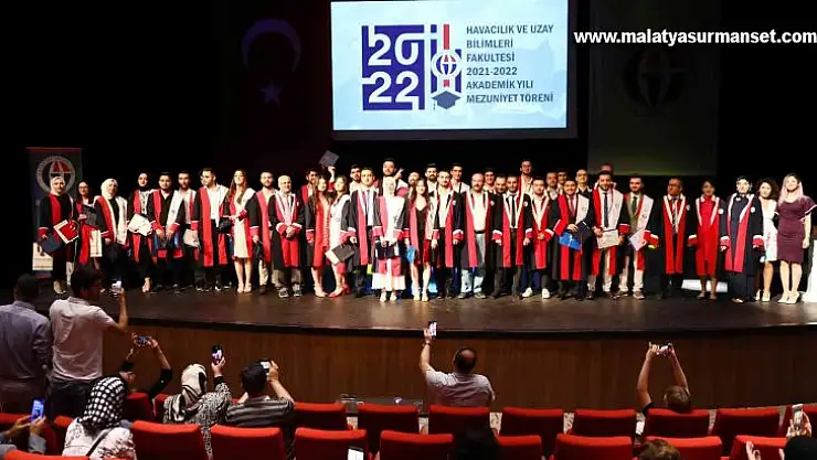 Havacılık ve Uzay Bilimleri Fakültesi'nde mezuniyet heyecanı