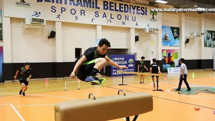 Hayallerindeki mesleğe zorlu parkurlarda hazırlanıyorlar