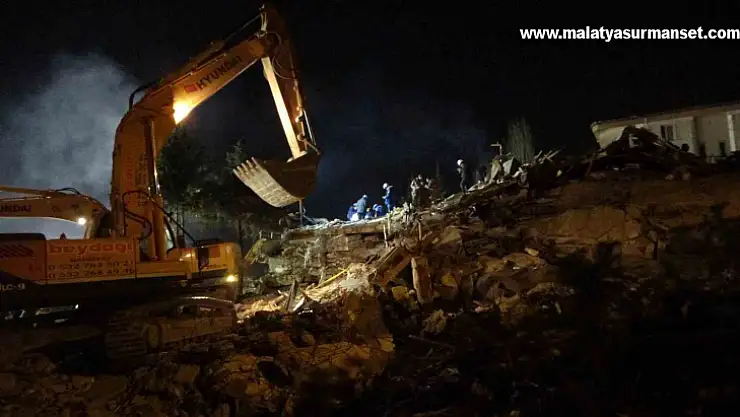 Hayat sitesinde umutlu bekleyiş: 6. günde enkazda yaşam izi
