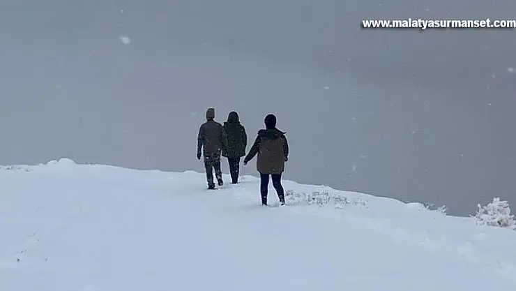 Hayvanları koruma timi kar kış dinlemiyor