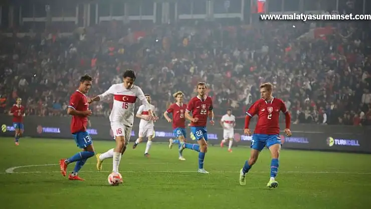 Hazırlık maçı: Türkiye: 1 - Çekya: 0 (İlk yarı)