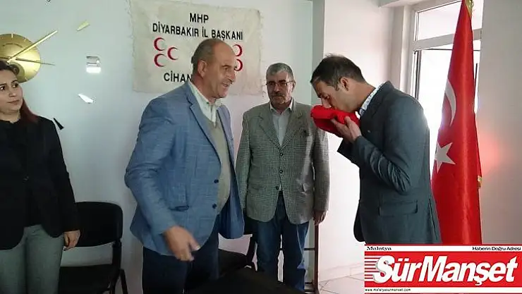 HDP önünde evlat nöbeti tutan aileler 'den MHP il Başkanlığı'na ziyaret