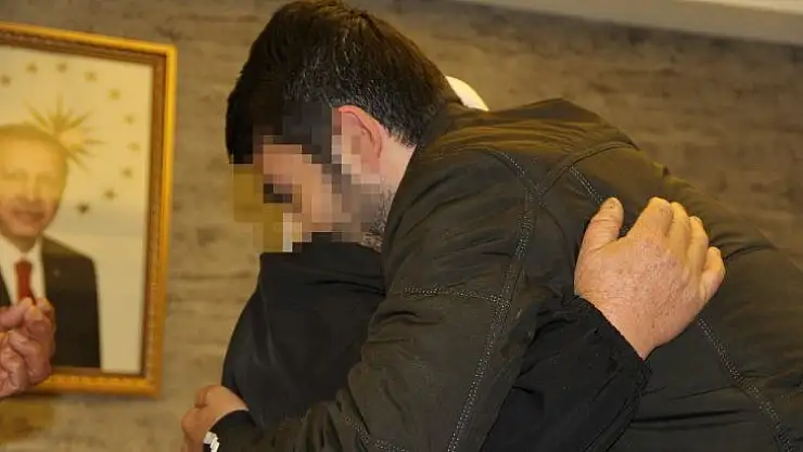 HDP önünde eylem başlattı, 6 yıl sonra oğluna kavuştu