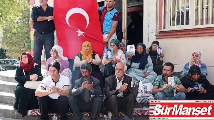 HDP önünde Türk bayrağı açıldı