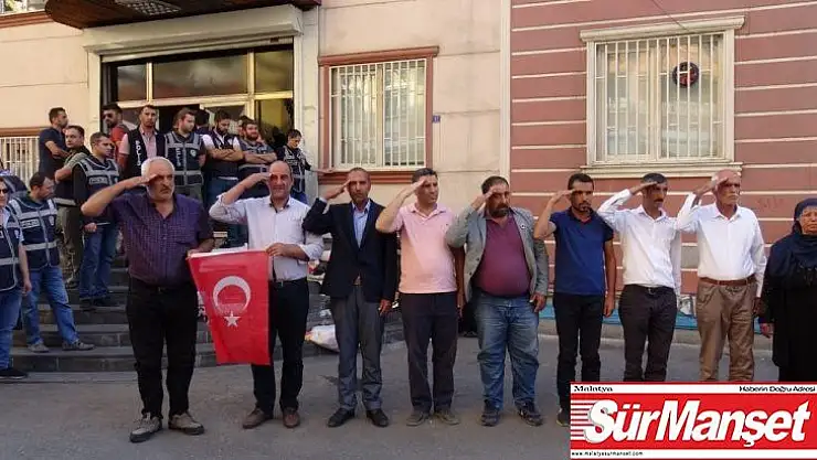 HDP önündeki ailelerden 'asker selamlı' destek