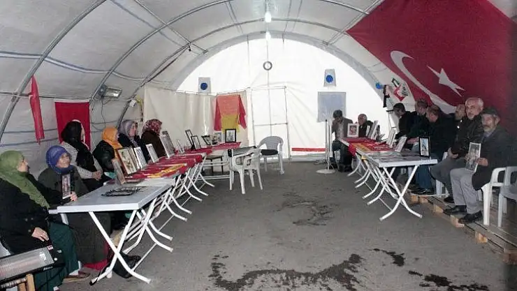 HDP önündeki ailelerin evlat nöbeti 114'üncü gününde