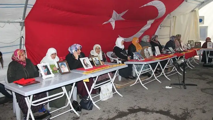 HDP önündeki ailelerin evlat nöbeti 151'inci gününde