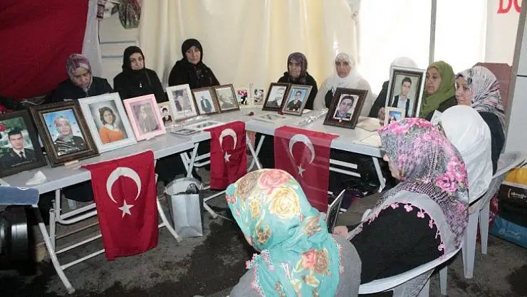 HDP önündeki ailelerin evlat nöbeti 163'üncü gününde