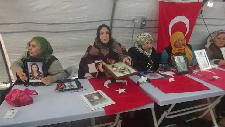 HDP önündeki ailelerin evlat nöbeti 88'inci günde