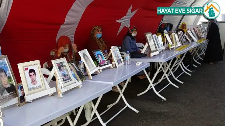 HDP önündeki evlat nöbeti kararlılıkla sürüyor