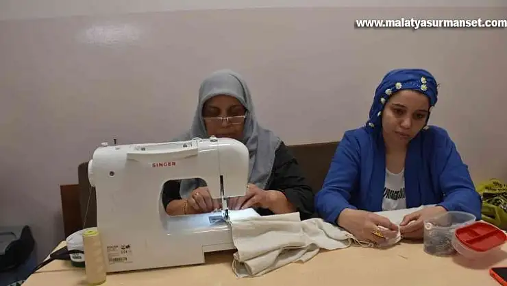 Hem meslek öğreniyorlar hem de para kazanıyorlar