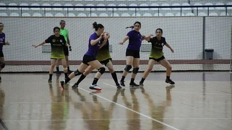 Hentbol Kadınlar Türkiye Kupası: Üsküdar Belediyesi: 34 - Aksaray Belediyesi: 22