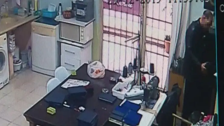 Hırsız cüzdanı alamayınca montu da götürdü