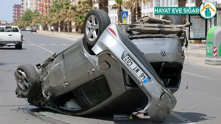 Hızını alamayan otomobil 5 araca çarptı: 1 ağır 2 yaralı