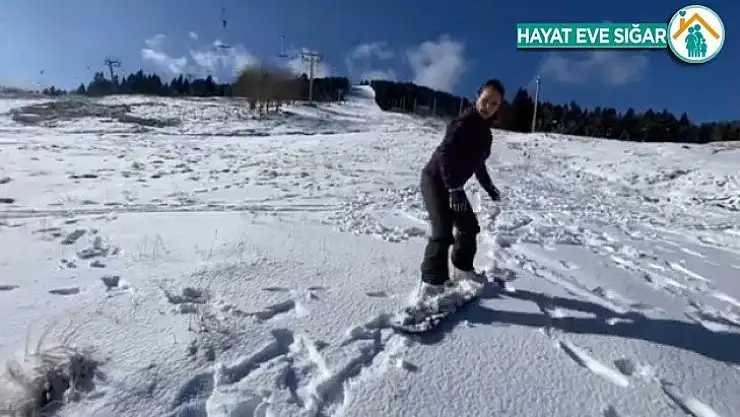 Hülya Avşar Uludağ'da kayak yaptı