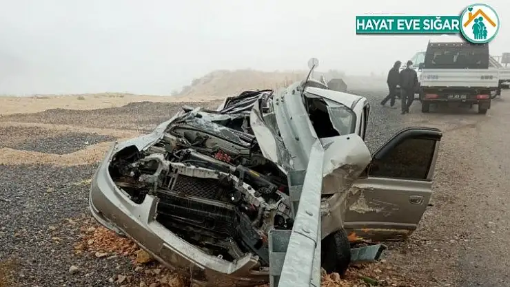 Hurdaya dönen araçtan sağ çıktılar