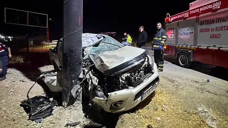 Hurdaya dönen araçtan sağ çıktılar!